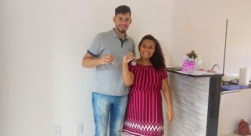 Entrega da casa para Família Martins